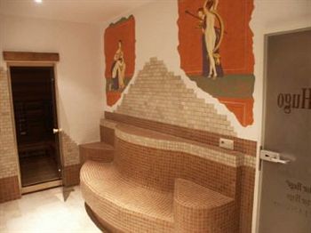 - Restaurant 